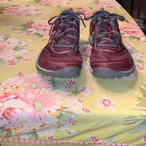 New Balance sneakers sz 9.